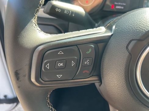 Used 2025 Jeep Gladiator Sport AWD/4WD image 11