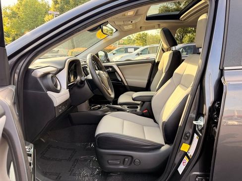 Used 2018 Toyota RAV4 Limited FWD image 22