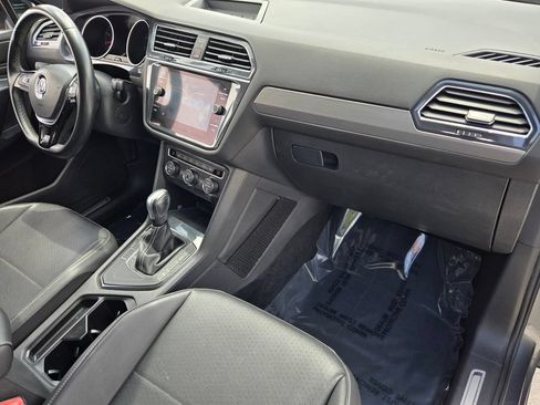 Certified 2021 Volkswagen Tiguan SE R-Line FWD image 19