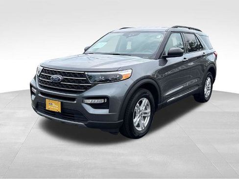 Certified 2024 Ford Explorer XLT w/ Equipment Group 202A AWD/4WD image 2
