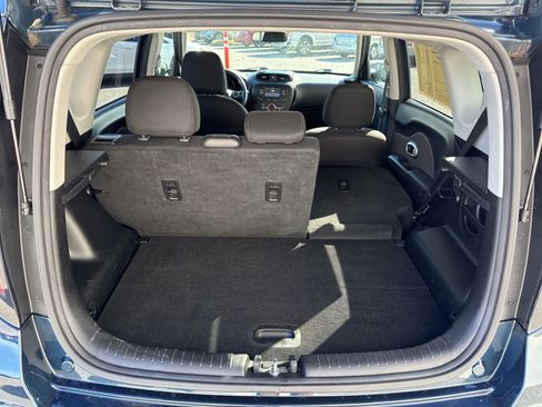 Used 2017 Kia Soul + image 12