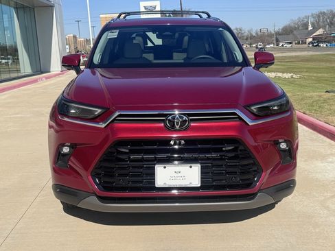 Used 2024 Toyota Grand Highlander Limited image 8