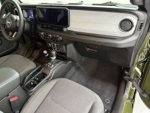 Used 2024 Jeep Wrangler Unlimited Sport AWD/4WD image 21