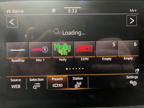 Used 2022 Volkswagen Tiguan SEL R-Line image 12