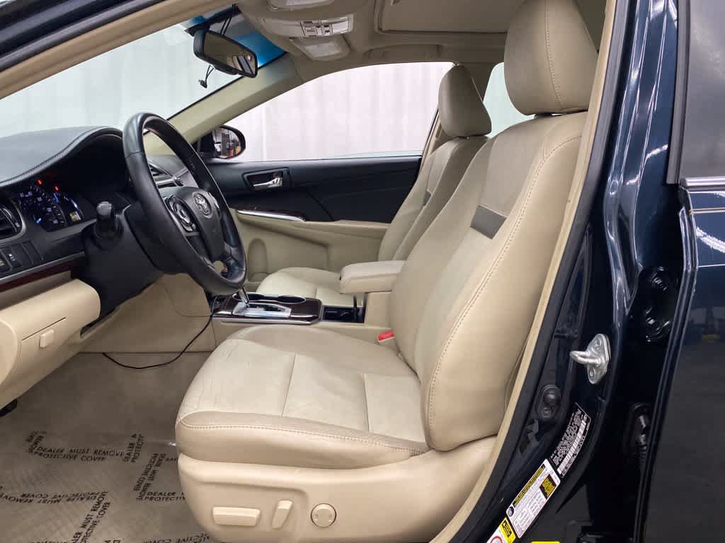 Used 2013 Toyota Camry XLE FWD image 12