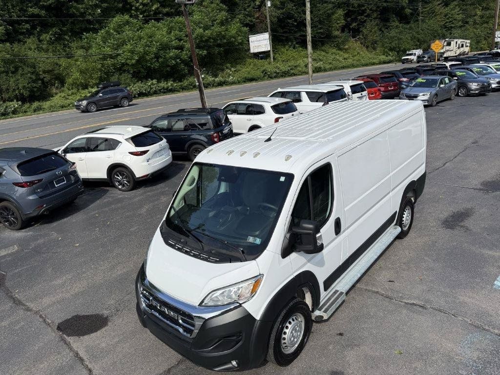 Used 2025 RAM ProMaster 2500 w/ U-Haul Equipment Group FWD image 32