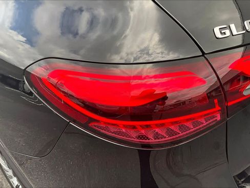 Used 2025 Mercedes-Benz GLC 300 image 28