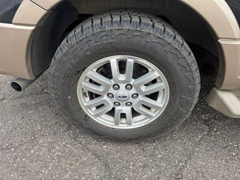 Used 2014 Ford Expedition EL XLT w/ Equipment Group 202A AWD/4WD image 17