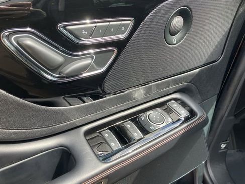 Used 2022 Lincoln Aviator Grand Touring AWD/4WD image 10