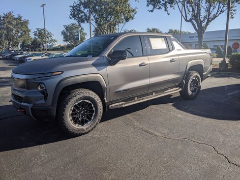New 2026 Chevrolet Silverado EV Trail Boss w/ Premium Package image 3