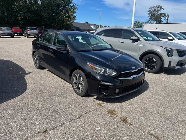 Used 2019 Kia Forte LXS FWD image 2