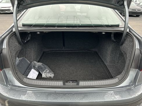 Certified 2025 Volkswagen Jetta SEL image 29