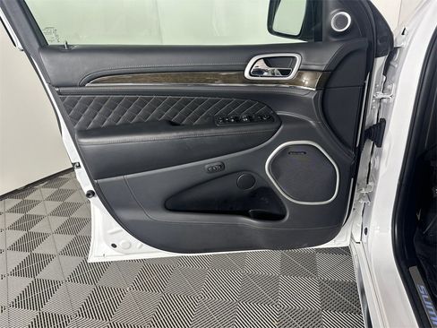 Used 2021 Jeep Grand Cherokee Summit image 10