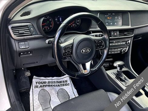 Used 2018 Kia Optima S FWD image 12