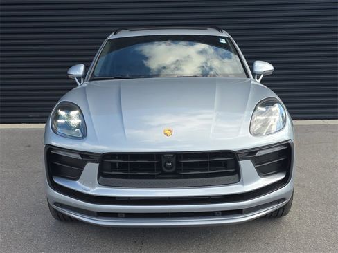 Used 2025 Porsche Macan image 10
