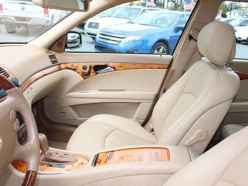 Used 2009 Mercedes-Benz E 350 4MATIC Wagon image 14