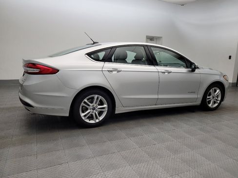 Used 2018 Ford Fusion SE image 10