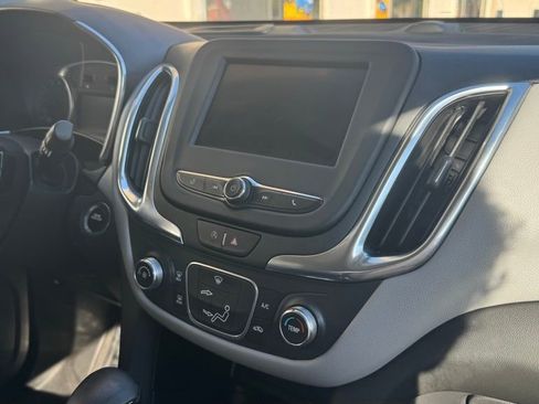 Used 2022 Chevrolet Equinox LT image 21