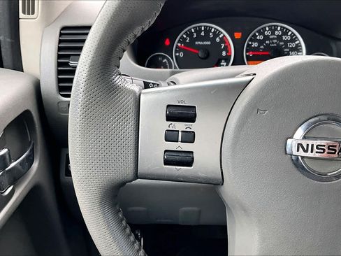 Used 2011 Nissan Frontier SL RWD image 22