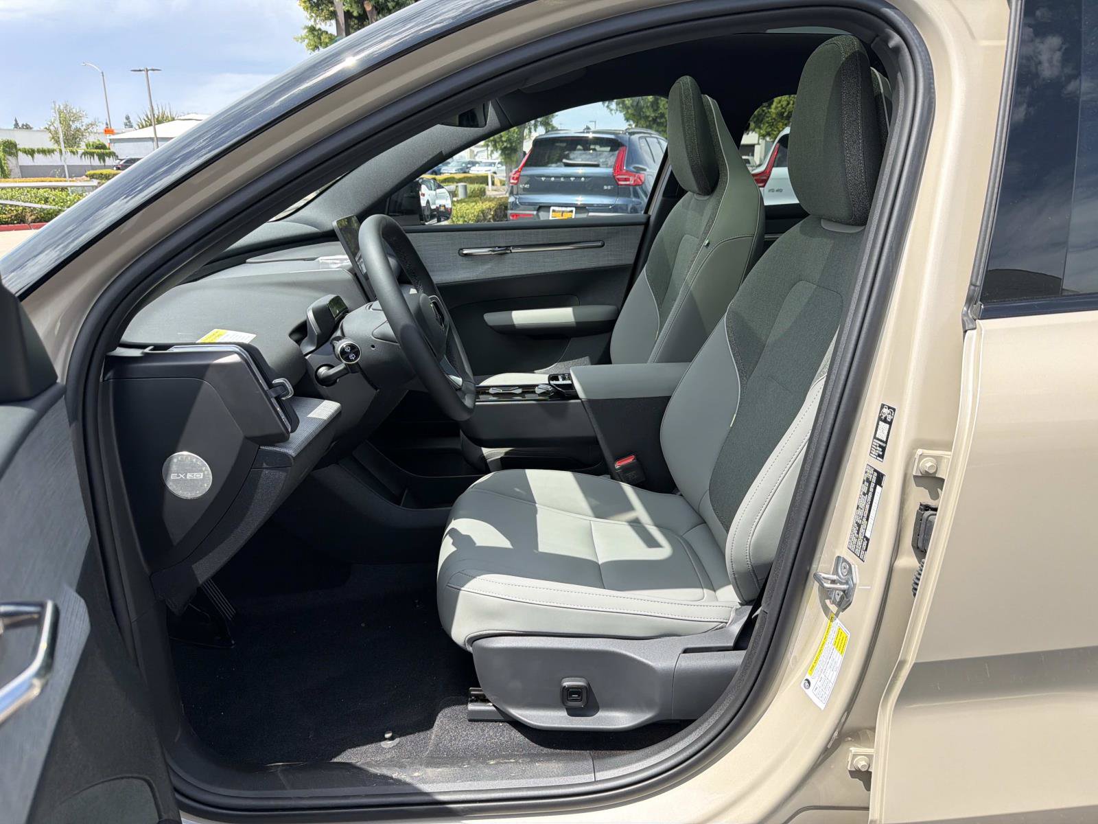 New 2026 Volvo EX30 Cross Country Ultra w/ Protection Package Premier AWD/4WD image 13