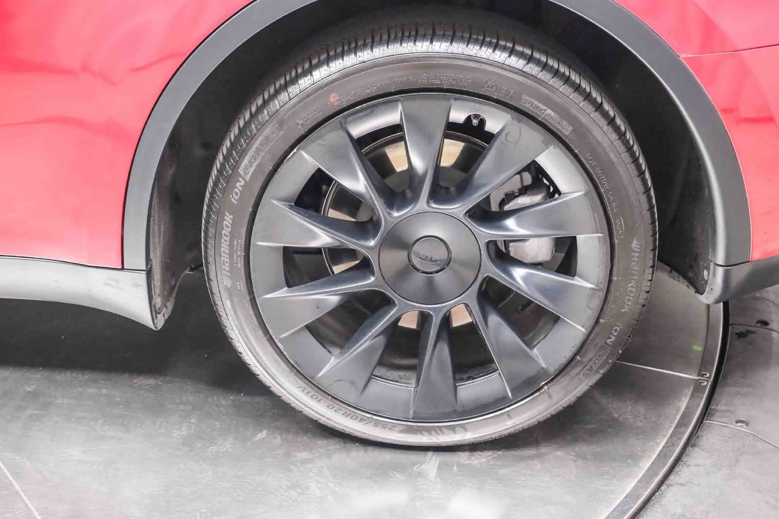 Used 2023 Tesla Model Y Long Range AWD/4WD image 9