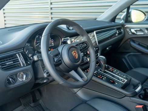 New 2026 Porsche Macan Turbo AWD/4WD image 4