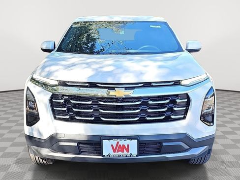 New 2026 Chevrolet Equinox LT image 2