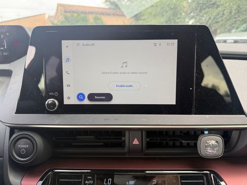Used 2025 Toyota Prius Plug-In Hybrid FWD image 26