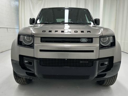 Used 2023 Land Rover Defender 110 X-Dynamic SE image 5