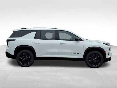 New 2026 Chevrolet Traverse LT w/ Midnight/Sport Edition AWD/4WD image 2