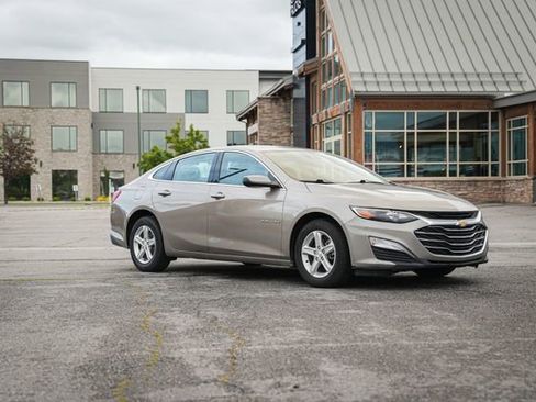 Used 2022 Chevrolet Malibu LS w/ Driver Confidence Package II FWD image 1