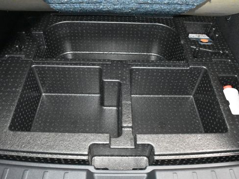 New 2026 Nissan Kicks SR w/ Cold Weather Package image 27