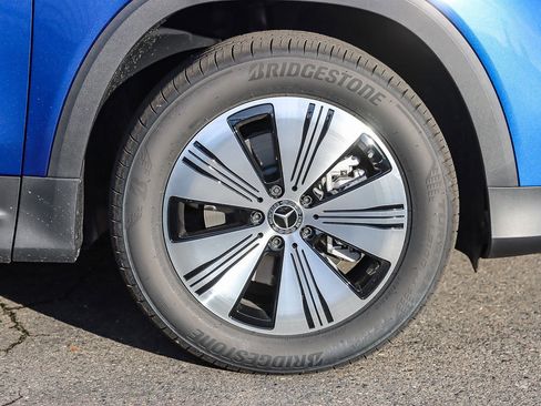 Used 2024 Mercedes-Benz EQB 300 4MATIC image 9