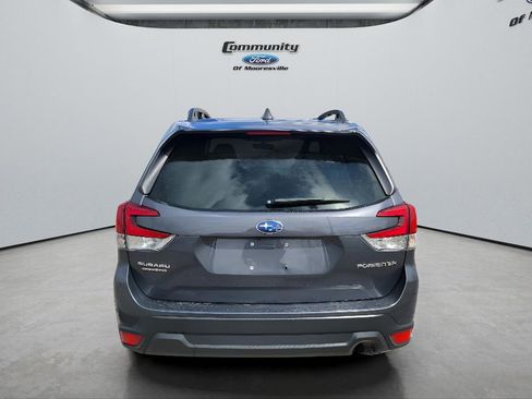 Used 2022 Subaru Forester Premium image 7