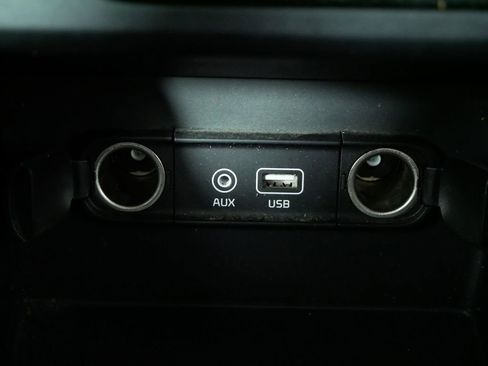 Certified 2019 Kia Niro LX image 32