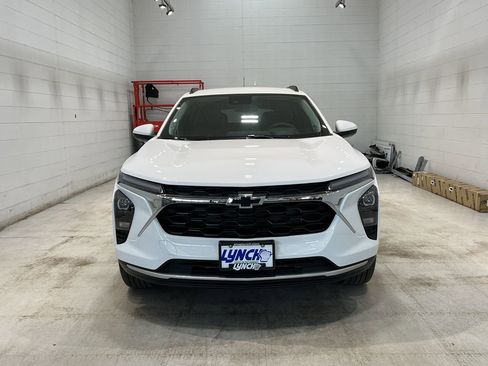 New 2025 Chevrolet Trax LT w/ Driver Confidence Package image 39