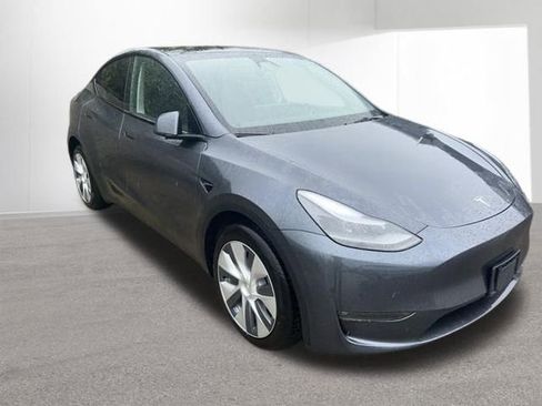Used 2023 Tesla Model Y Long Range image 4