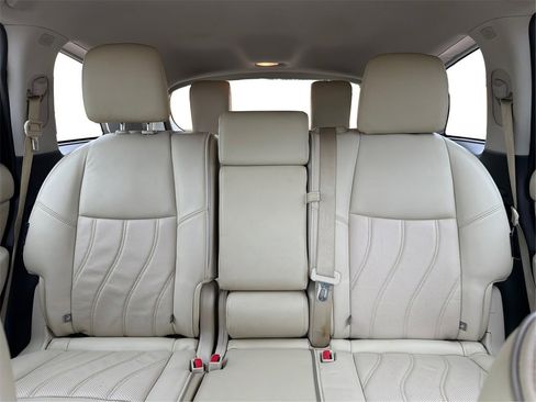 Used 2019 INFINITI QX60 Luxe w/ Essential Package image 16