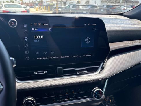 Used 2025 Chevrolet Equinox LT AWD/4WD image 16