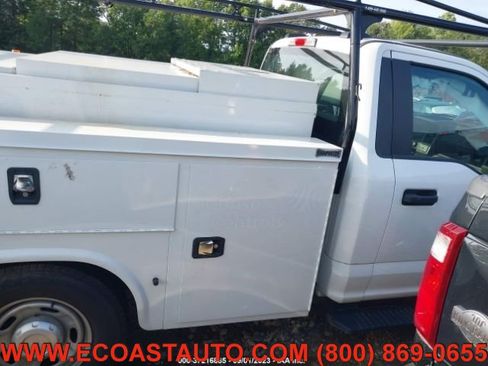 Used 2022 Ford F250 XL w/ Power Equipment Group image 5