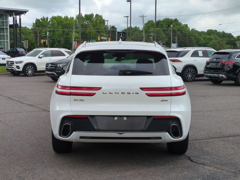 Used 2023 Genesis GV70 2.5T w/ Advanced Package AWD/4WD image 4