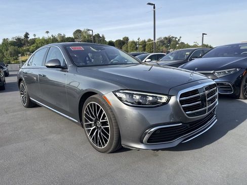 Used 2022 Mercedes-Benz S 500 4MATIC image 3