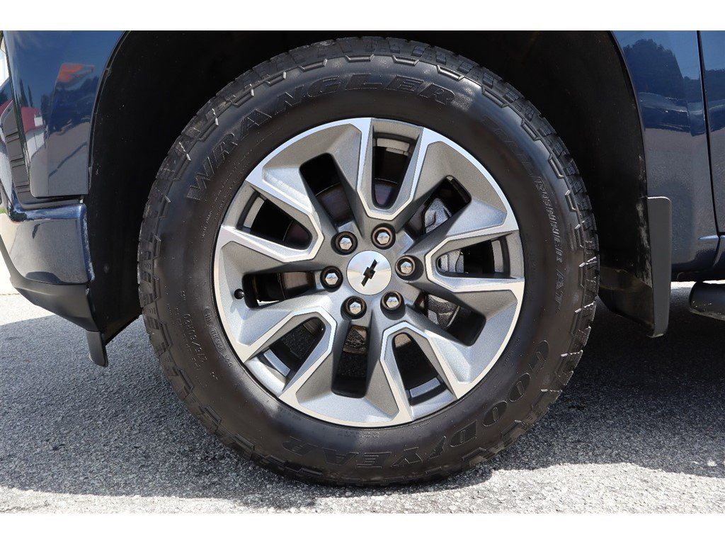 Used 2021 Chevrolet Silverado 1500 RST AWD/4WD image 9