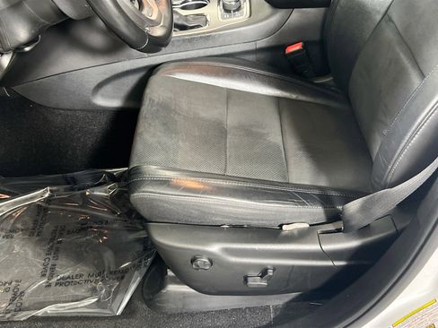 Used 2022 Jeep Grand Cherokee Laredo X image 19