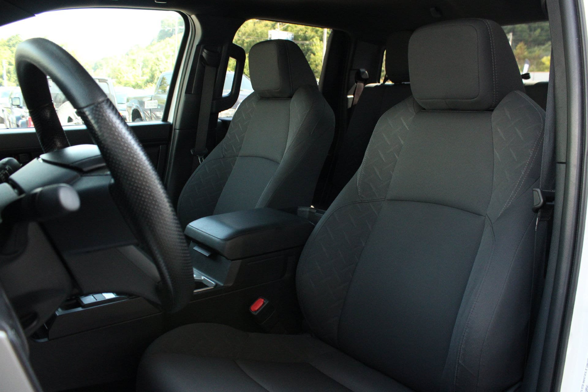 Used 2025 Toyota Tacoma SR5 AWD/4WD image 13