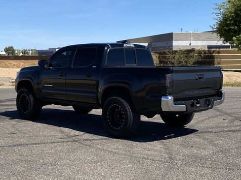 Used 2018 Toyota Tacoma SR5 image 5