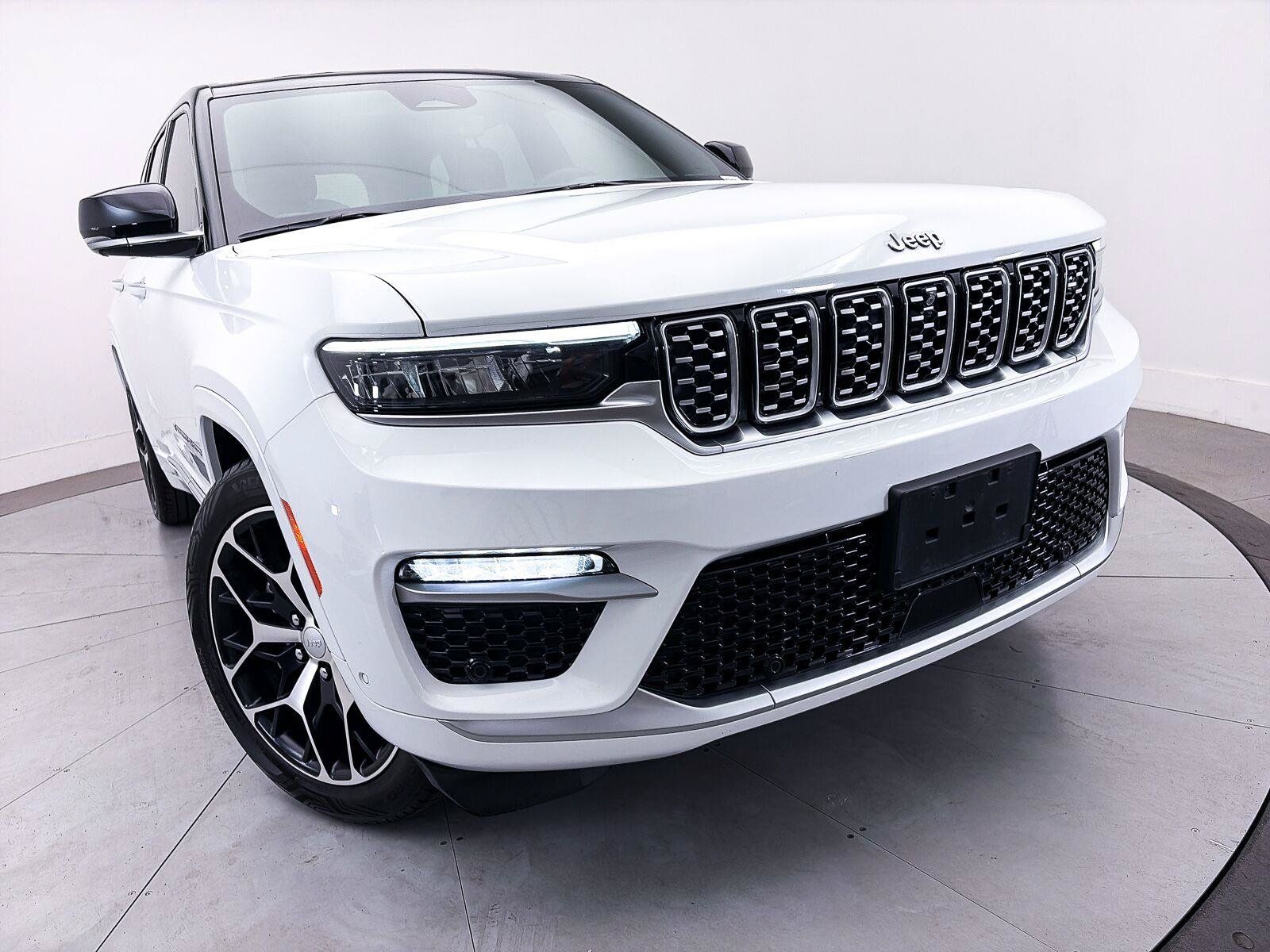 Used 2022 Jeep Grand Cherokee Summit AWD/4WD image 3