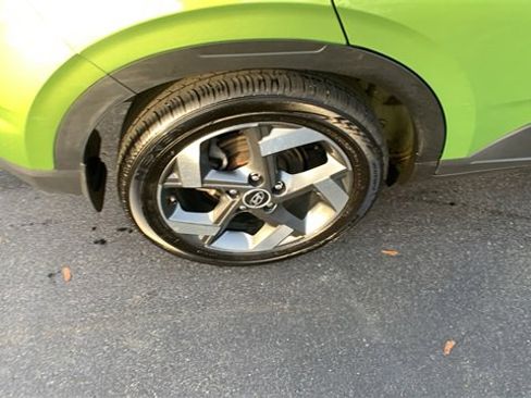 Used 2023 Hyundai Venue SEL image 27