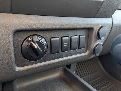 Used 2005 Nissan Xterra SE image 17