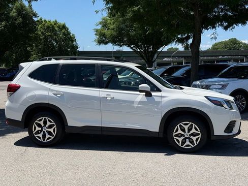 Certified 2023 Subaru Forester Premium AWD/4WD image 11
